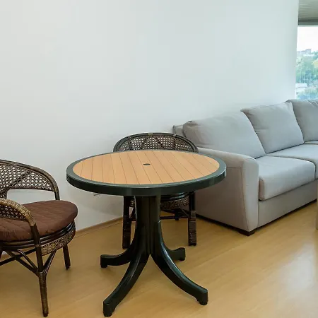 Kabakum 1br Retreat With Parking, Steps To By Flat Mаnаger *