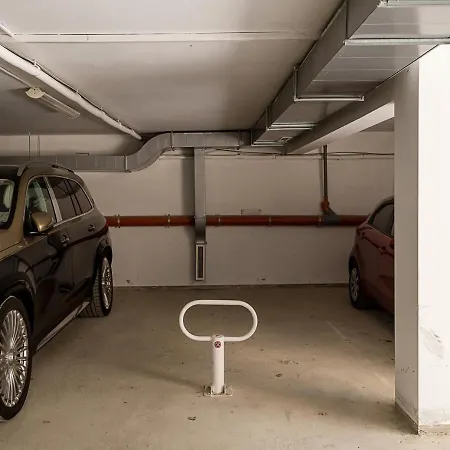 Kabakum 1br Retreat With Parking, Steps To By Flat Mаnаger Апартаменты