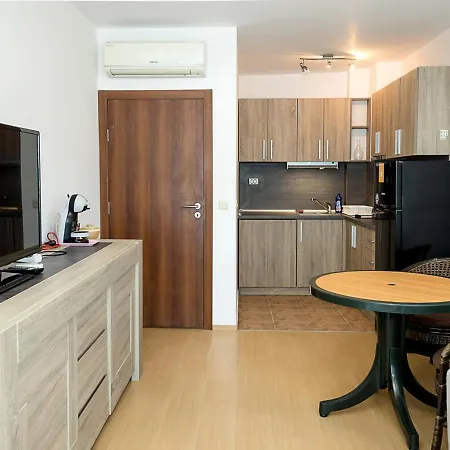 Апартаменты Kabakum 1br Retreat With Parking, Steps To By Flat Mаnаger